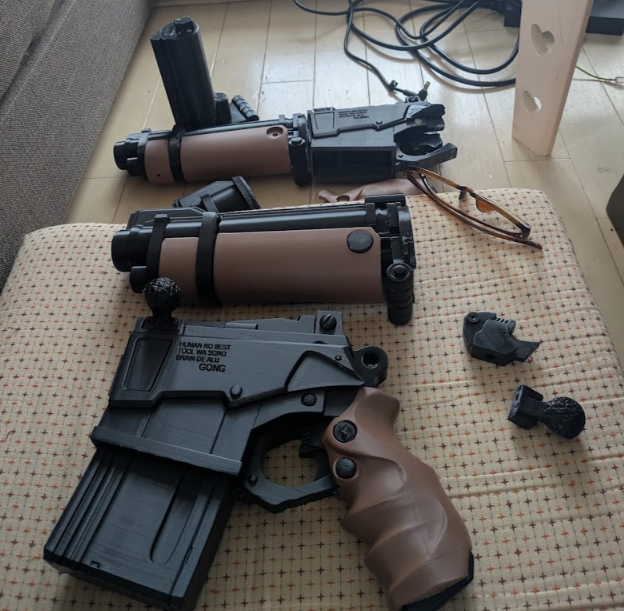 hottenwanf's tweet photo. FDMで出力してみるも失敗の連続・・・。形にするのは難しい・・・。 https://t.co/g4vJSdOvCa
