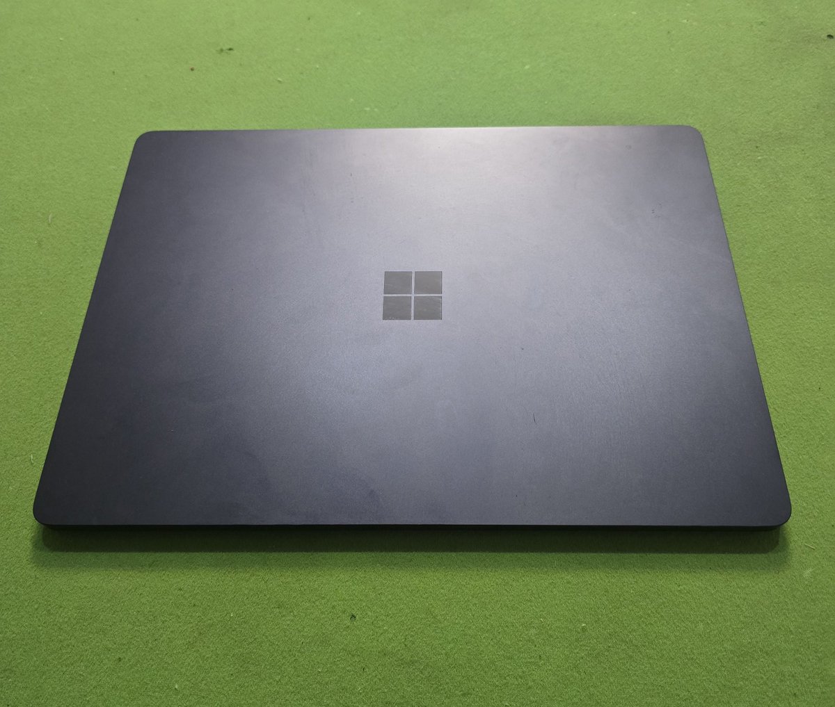avndon_'s tweet photo. New Open box Alienware Aurora 16 Gaming Laptop.. 
16 inches
32GB Ram
1TB SSD Memory
Intel Core Ultra 7
Nvidia GeForce RTX 5060
Windows 11 Pro (Paid edition)

N1.75m

New Open box Microsoft Surface Laptop 7 
15 inches
16GB Ram
1TB SSD Memory
Qualcomm Snapdragon XElite 
Windows 11 Pro (Paid edition)

N1.5m