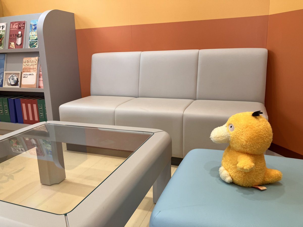 tokotoko_monkey's tweet photo. ああ、幸せ溢れる非日常体験でした。
また行きたいわ🫧

子供を喜ばせる目的で行ったけど、コダックズを買いに行くってのが本命だったり…w
スタッフさんとのピンズトレードも執り行い、割と全力で満喫。

初代のポケモンは思い入れがあるだけにどの子も可愛いな❤️

#ぬい活
#ポケパーク https://t.co/smvRpMAKRC