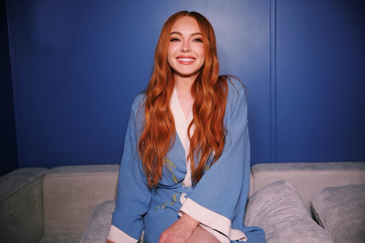 lavitalohan's tweet photo. Lindsay Lohan makes us wish she'd go red again in newly shared photos. https://t.co/W89OwY0jOB