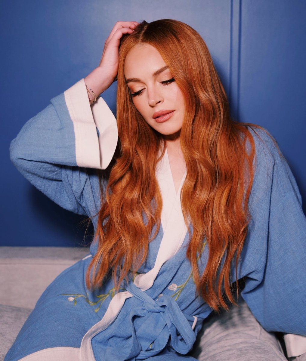 lavitalohan's tweet photo. Lindsay Lohan makes us wish she'd go red again in newly shared photos. https://t.co/W89OwY0jOB