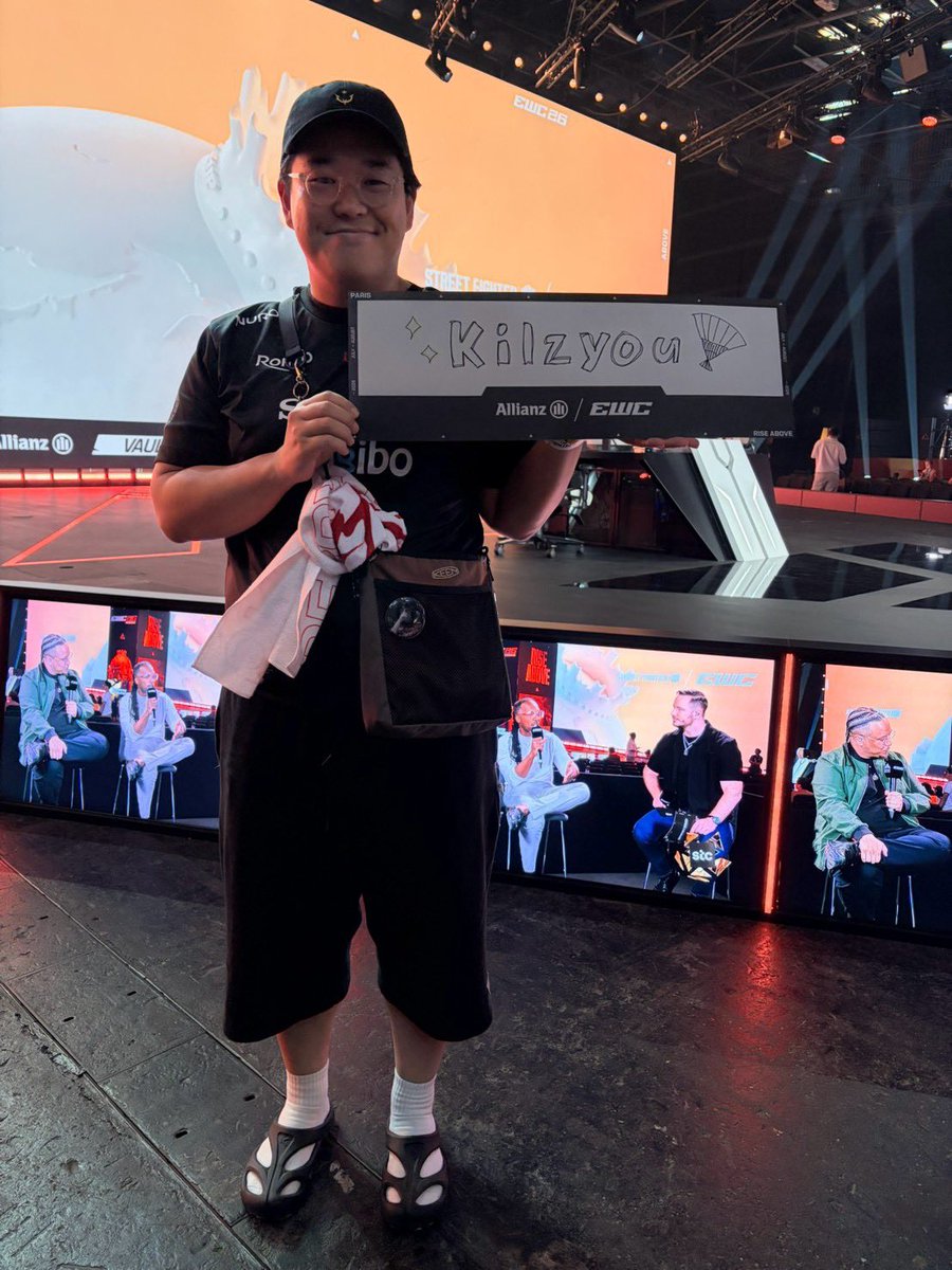 dai2pkpk's tweet photo. Kilzyouをフランスで応援できたの本当に嬉しかった☺️

確かに、Kilzyouからすればフランス人より日本人が多い変な空間だったと思うんだけど、フランス代表として1人戦ったKilzyouはかっこよかった👍👍

代表戦も頑張ってほしい🔥🔥

#EWC https://t.co/AsRW0dtfA9