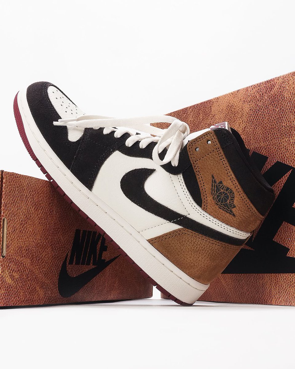 uppersnkrs's tweet photo. La Jordan 1 High OG "Love Letter" est tellement quali 😮‍💨🤌🏼

Lien affilié : https://t.co/qC2c6jNh6O https://t.co/WLkj8L2DSn