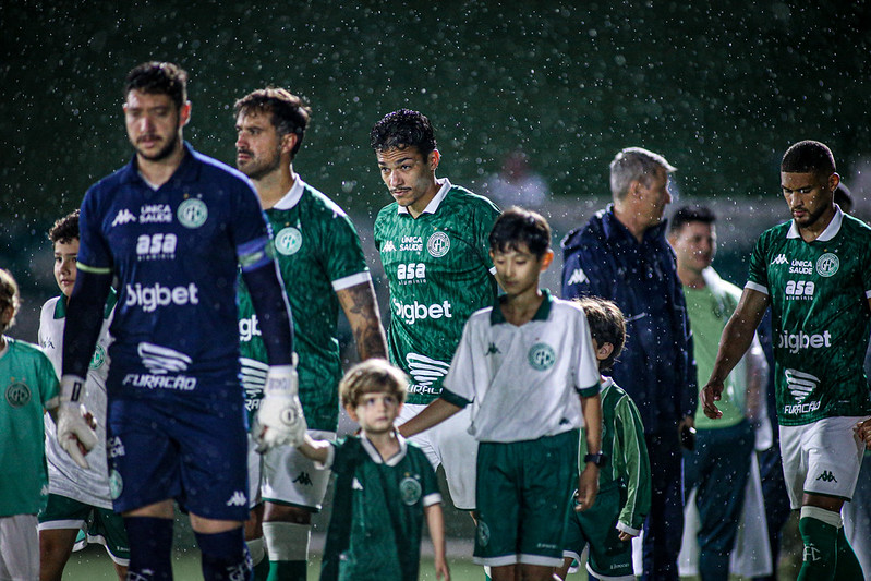 lucas_rossafa's tweet photo. Por falta de pagamentos, jogadores do Guarani iniciam greve.

Prestes a completar dois meses de salários atrasados, elenco do Bugre se recusa a treinar, nesta terça-feira pela manhã, no CT.

Decisão é definitiva e por tempo indeterminado.

📷: Raphael Silvestre https://t.co/deT7rdYRU3