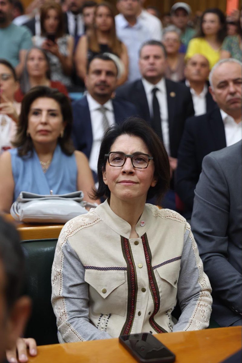 aylinyaman_'s tweet photo. YENİ Partimizin ilk grup toplantısından…
@yenipartiyiz 
@eczozgurozel https://t.co/Q73YzNtnxU