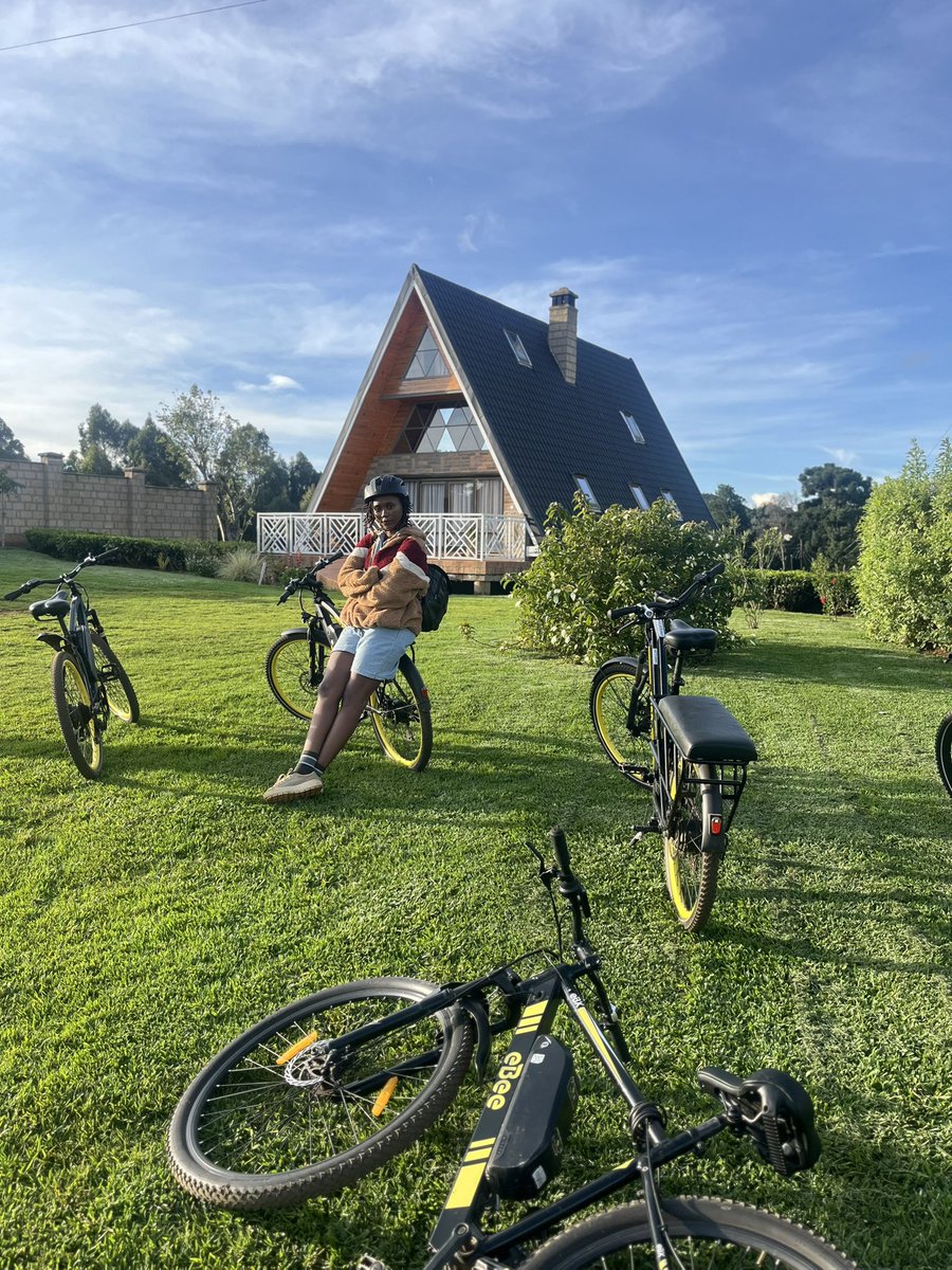 kigutasheilaa's tweet photo. Ebike tour in Tigoni @lets_drift 
Glass blowing in rongai @kit_hot_glass 
Coffee farm tour @njoonasi (insta)
Coffin tour (just walk into one) https://t.co/WMW8S7E9tO