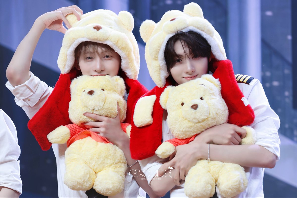 clouds_hoonjae's tweet photo. 260730 MP

귀여운 굼들이🥺🐻🐻

#TWS #투어스 #トゥアス
#YOUNGJAE #영재 #ヨンジェ
#JIHOON #지훈 #シフン
#훈제란즈 https://t.co/n8pmPojLYM
