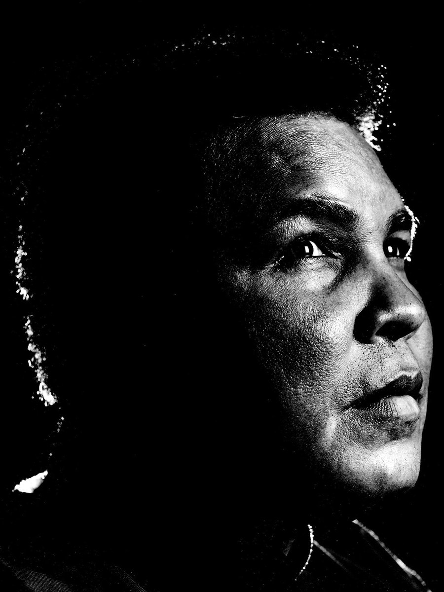 MuhammadAli's tweet photo. Muhammad Ali at a photo shoot in Dallas, TX
12/9/1997
📸: @LeiferNeil
#MuhammadAli #Champion #Boxing #Legacy #Icon #History #GOAT https://t.co/jWWor2LtA0