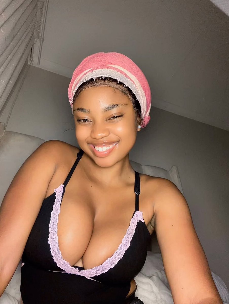 aishaslimm's tweet photo. Would you kiss girl like her ? 😋❤️
 
◯ Yes  

◯ No  

◯ Depends https://t.co/hZQ1zWADZn