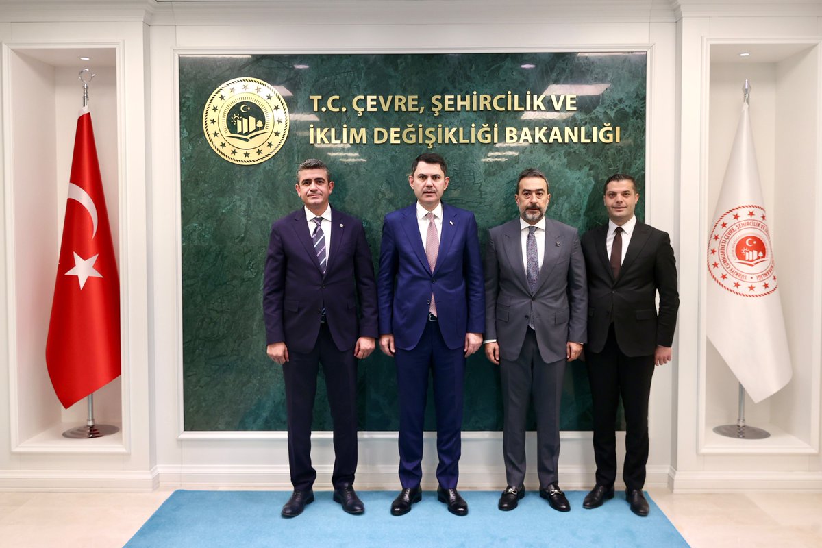 AkpartiAnkara's tweet photo. İl Başkanımız Sn. @hakanhanozcan, Haymana İlçe Başkanımız Sn. Emre Avcı ve Haymana Belediye Başkanımız Sn. Levent Koç ile birlikte, Çevre, Şehircilik ve İklim Değişikliği Bakanımız Sn. @murat_kurum ’u ziyaret ettiler. https://t.co/9g6WweRKCv