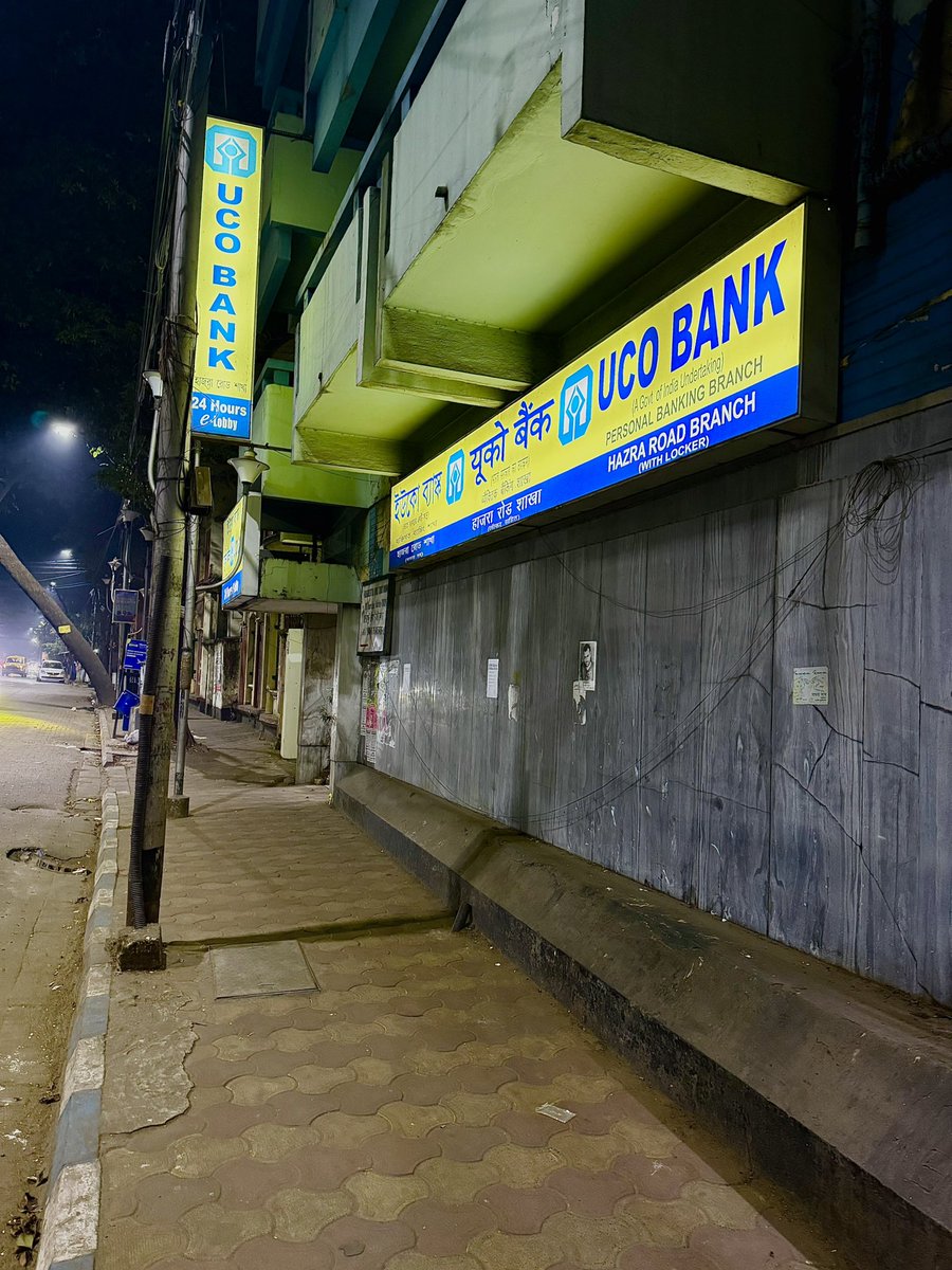 onlynithin's tweet photo. @sselvan Looking forward for a Meetup to spread this awareness and increase the reports of footpath unavailability 

We should wear cameras and walk to show the politicians that roads are not walkable. 

I saw this footpath in Kolkata and felt very happy that there is a footpath. https://t.co/7pFqFeplBo