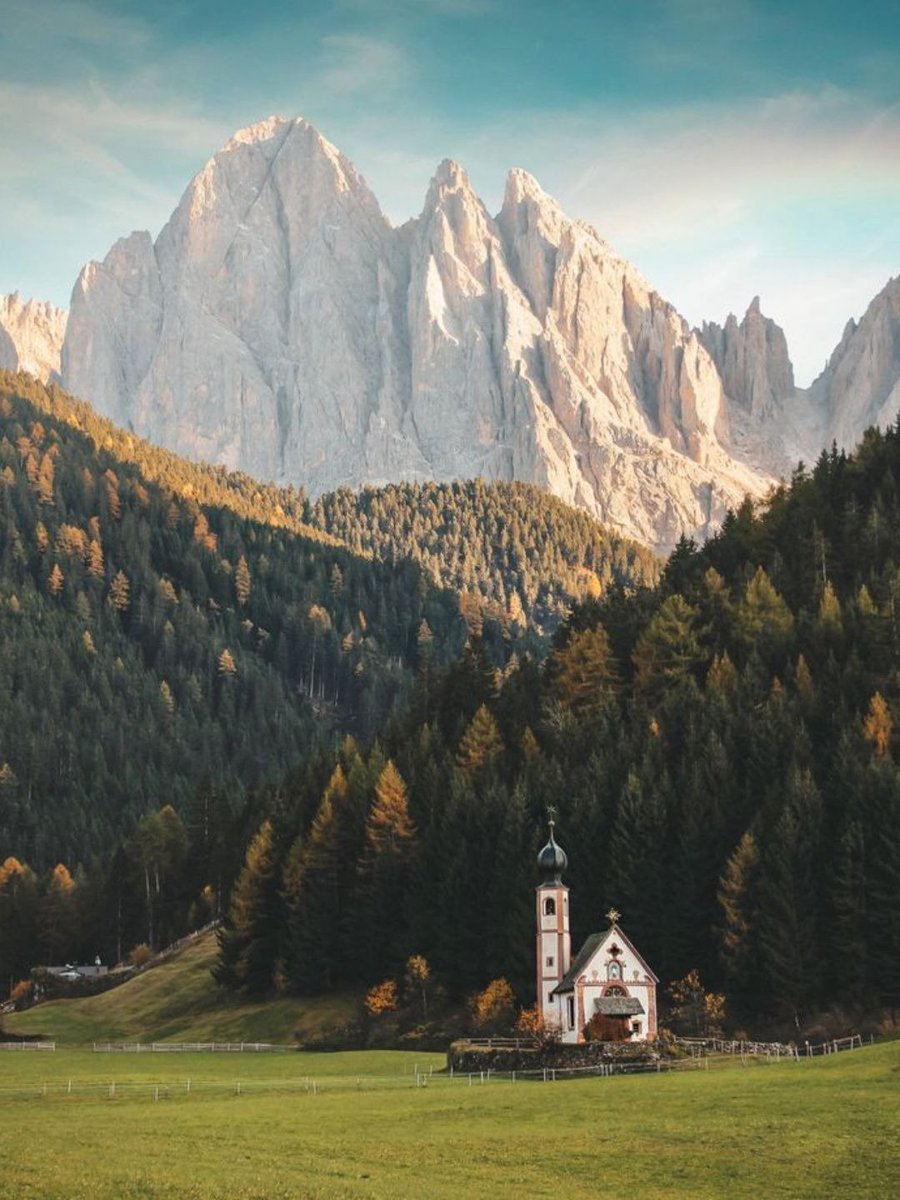 orbivelle's tweet photo. life looks quieter beneath the Dolomites https://t.co/7WXr9xu1wd