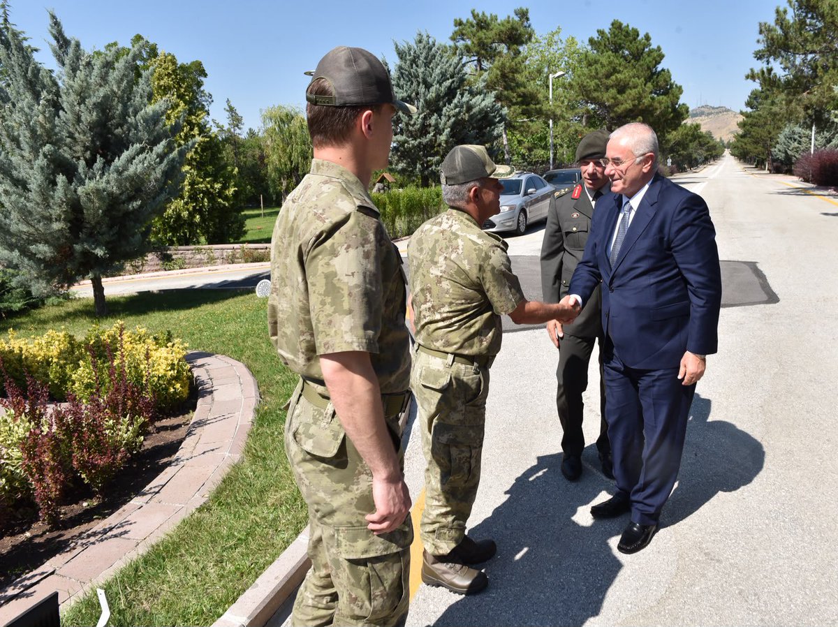 TRombudsman's tweet photo. Kamu Başdenetçisi Sayın Mehmet Akarca, 4. Kolordu ve Ankara Garnizon Komutanı Korgeneral Sayın Ahmet Kurumahmut’u ziyaret etti. 

#KDK https://t.co/biXfTxvnmn