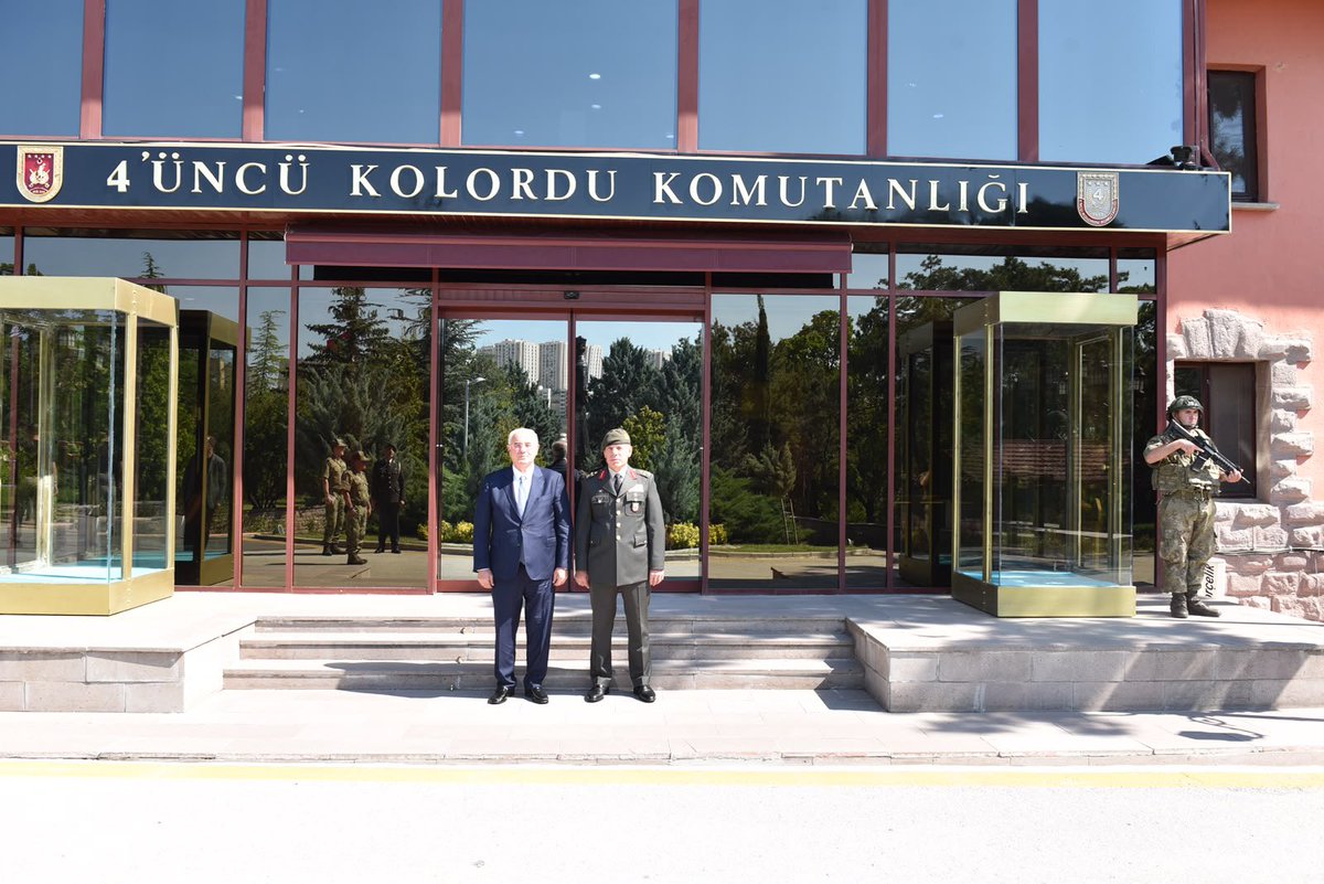 TRombudsman's tweet photo. Kamu Başdenetçisi Sayın Mehmet Akarca, 4. Kolordu ve Ankara Garnizon Komutanı Korgeneral Sayın Ahmet Kurumahmut’u ziyaret etti. 

#KDK https://t.co/biXfTxvnmn