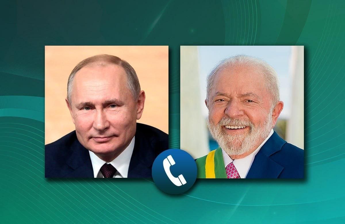 embaixadarussa's tweet photo. 🇷🇺🇧🇷📞 Por iniciativa brasileira, ocorreu uma conversa telefônica entre o Presidente da Federação da Rússia, Vladimir Putin, e o Presidente da República Federativa do Brasil, Luiz Inácio Lula da Silva (4 de agosto de 2026)

As partes discutiram questões para o fortalecimento das relações bilaterais em diversas áreas, incluindo a consideração dos resultados da reunião da Comissão Rússia-Brasil de Alto Nível, realizada em Brasília no início deste ano, e outros contatos.

É dada atenção especial à expansão e diversificação do comércio bilateral.

Houve troca de opiniões sobre questões internacionais atuais, incluindo asituação na Ucrânia. Vladimir Putin expressou gratidão ao seu homólogo brasileiro pela vontade em auxiliar na busca de uma solução política e diplomática para o conflito ucraniano.

🤝 Os líderes confirmaram que a Rússia e o Brasil compartilham abordagens semelhantes ou similares em muitas questões fundamentais da agenda global. Ficou acordado que a coordenação continuará no âmbito da ONU e em outros formatos multilaterais de interação era mantida.

🔗https://t.co/Q4wKceIS38

#RússiaBrasil