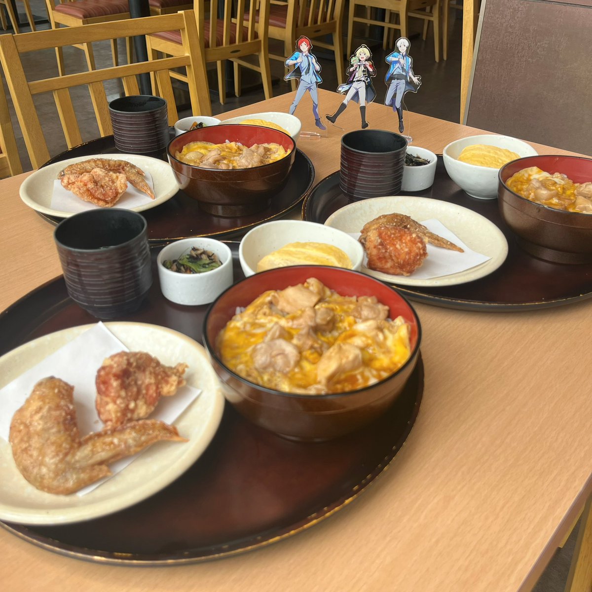 akaganerune's tweet photo. いただいたものたち

1️⃣ 鳥開総本家 栄ラシック店
大きさがちょうど良かった！親子丼に手羽先も唐揚げも食べられてお得でした₍ᐢ..ᐢ₎♡

2️⃣ 妙香園 本店
どら焼きを購入したら抹茶と白桃烏龍茶をサービスしていただきました🥲💖とても親切にしていただきありがとうございました🙇🏻‍♀️🤍 https://t.co/etfL7SoUmz