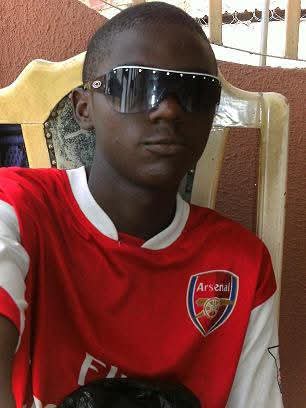 usmanshafty2's tweet photo. This was me back in 2007. All I wanted at the stage of my life was #100 daily to go to cyber cafe and browse https://t.co/Kau3jaBH7y so I could read rumours about the arsenal and be happy. I'm not gonna lie that really made me happy back then. Been supporting the Club since 02/03 https://t.co/oSUMSvUq61