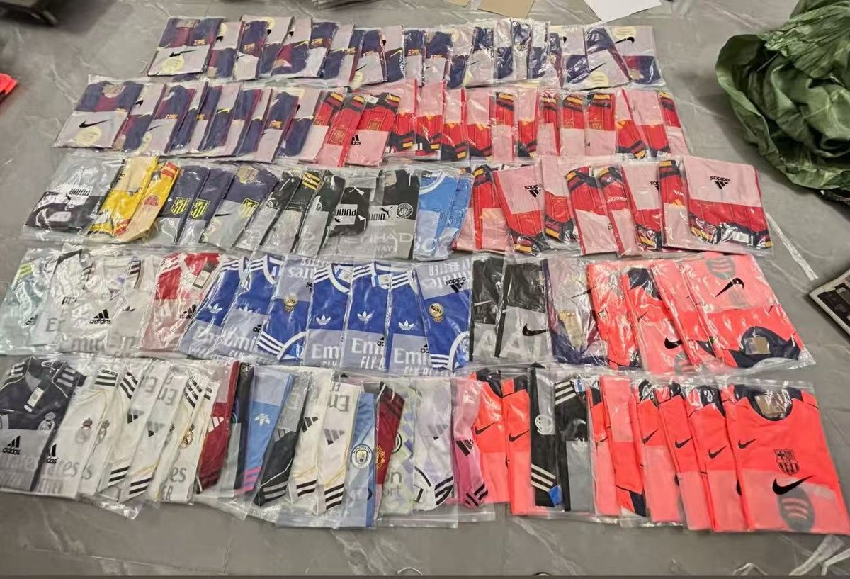 FucaBets's tweet photo. ‼️ PROVEEDOR DE CAMISETAS Y ROPA CHINA 🇨🇳

🔥 Descuento de $5 USD para todos los que lo contacten de mi parte 🎁
🙌 GetJersey tiene los mejores precios y excelente calidad en sus productos, y gran atención.

👉 WhatsApp: +86 156 0226 8684 👈