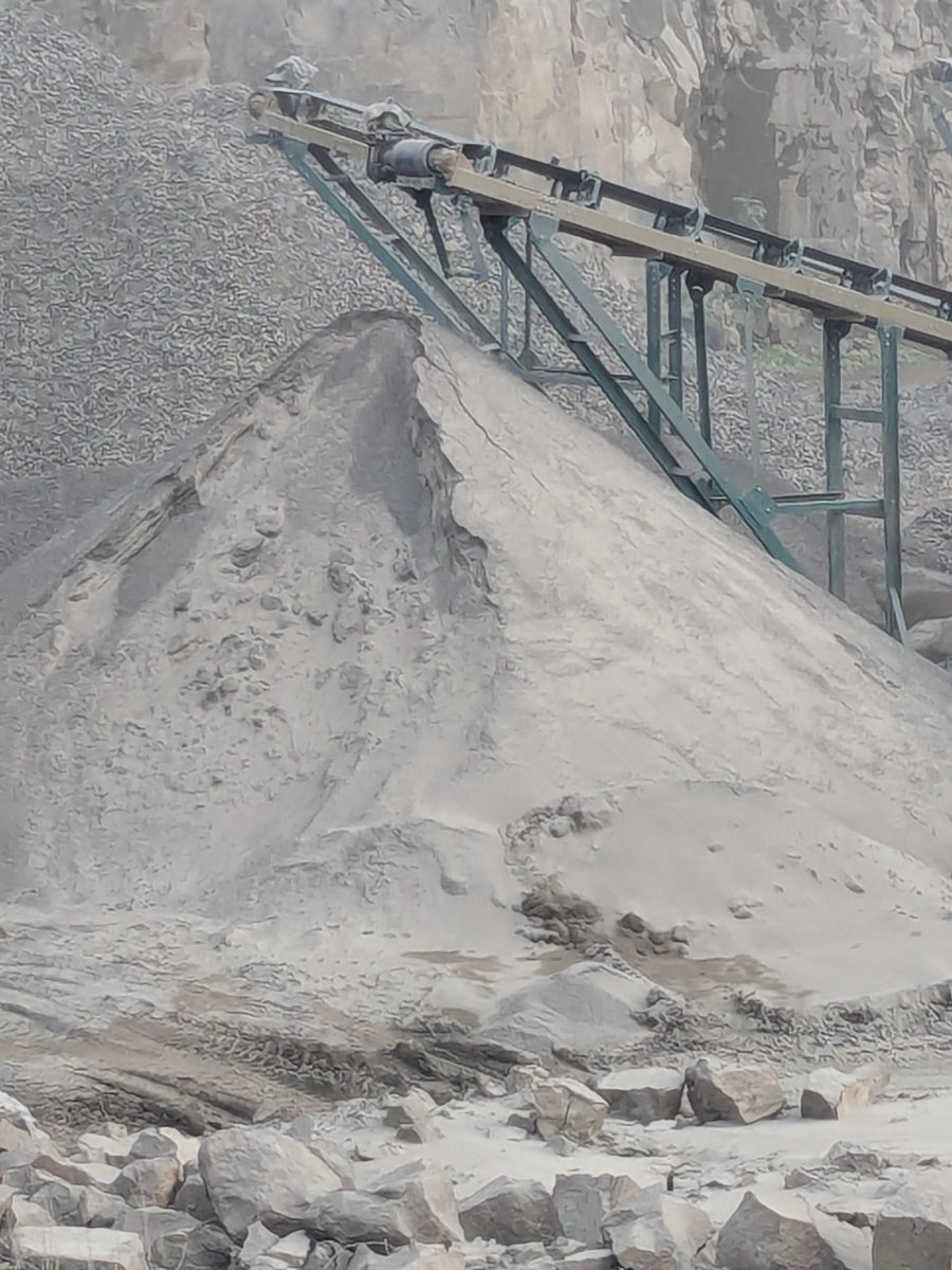 rajatrc17's tweet photo. Day 4 of on site in India ✅

Visited 4 neighboring rock quarries, studied how their operations work and how they manage their aggregates. 
Got some interesting observations to note. Came back with a lot of data to work on and explore for tonight! https://t.co/IHzGDNNmZj