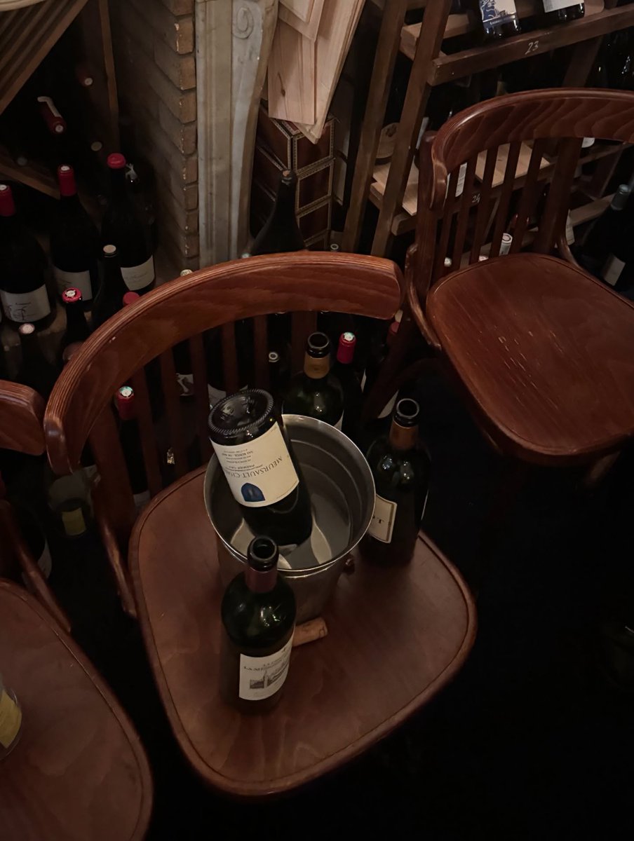 pixeIprfct's tweet photo. Today was busier than expected so of course, I had to treat myself and my team to some fine dining. Your boy definitely brought home a wine bottle or two, not to drink but to put on display. 😆 I hope today was not too hectic for you, dearie. 🩶 https://t.co/n7bgLvDzvH