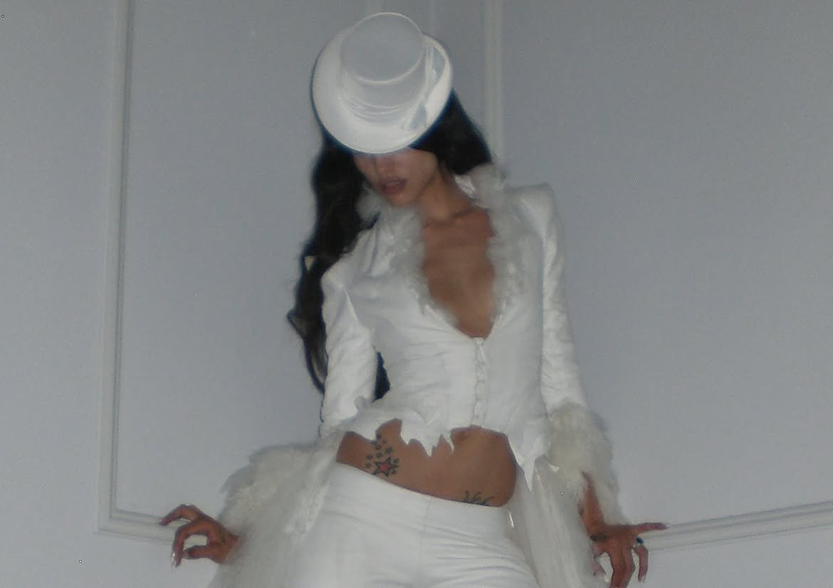 robbersingerman's tweet photo. // Gabi in her wedding pqrty outfit // © Gabbriette https://t.co/vNGdZ9YBgy