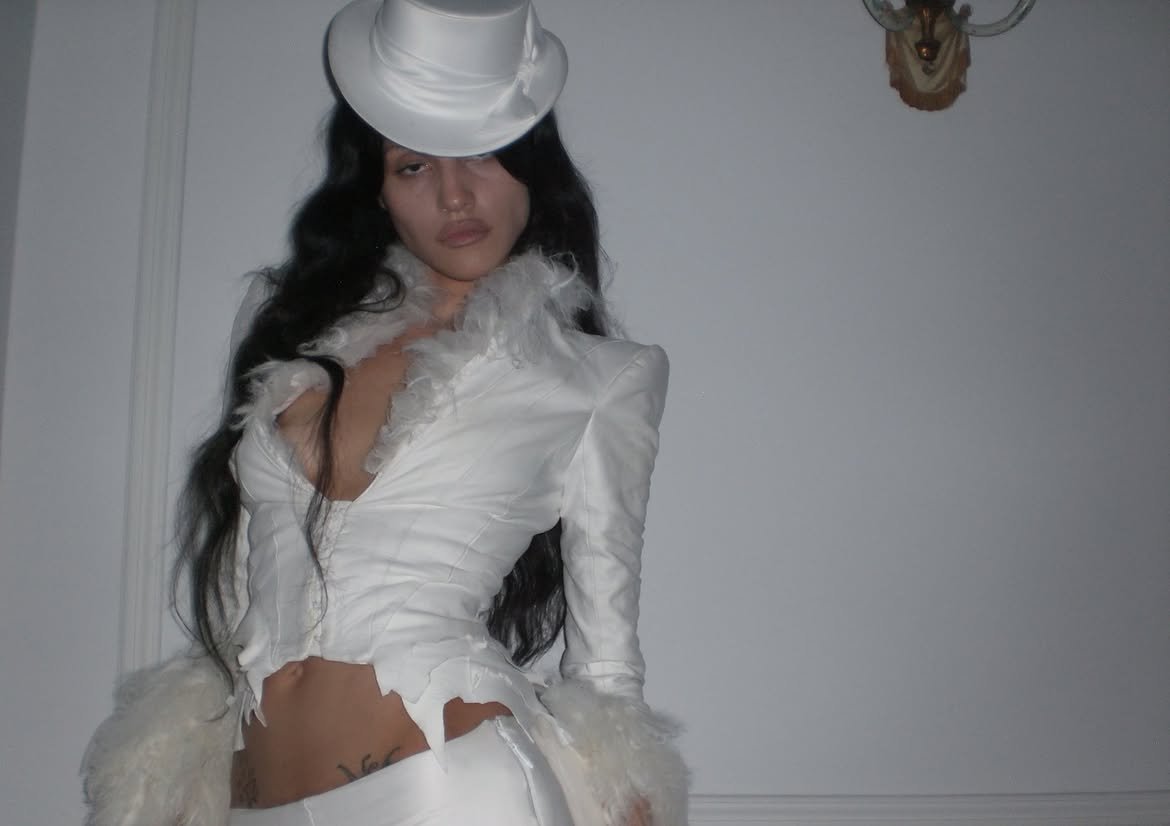 robbersingerman's tweet photo. // Gabi in her wedding pqrty outfit // © Gabbriette https://t.co/vNGdZ9YBgy