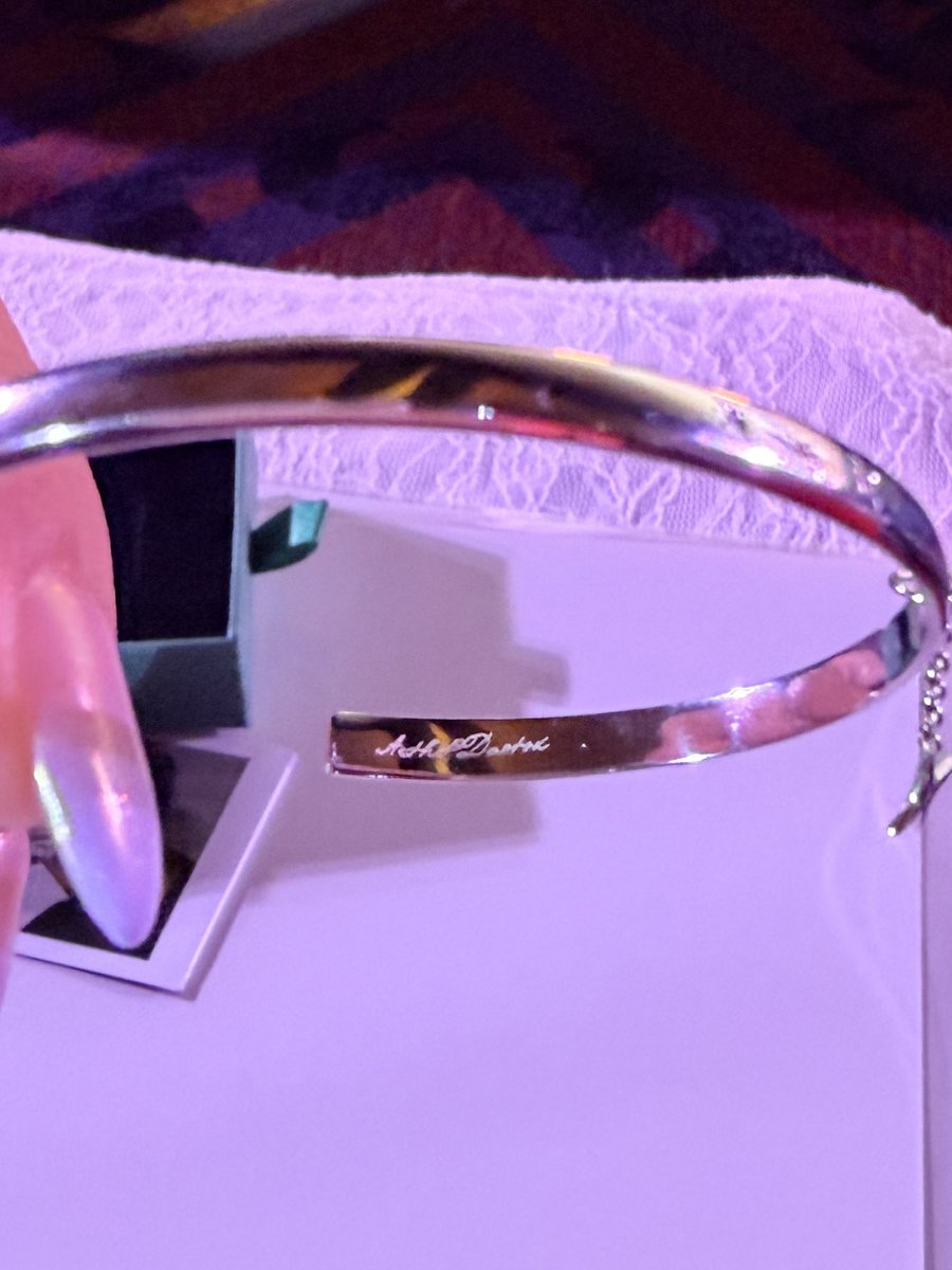 yikon137's tweet photo. special set jewelry with crafted “ArthitDaotok” word and cute polaroid ☀️💫

SPECIAL MOMENT ARTHITDAOTOK
#TheSunFromAnotherStarSpecialEpisode https://t.co/Y7J7bzpq1w