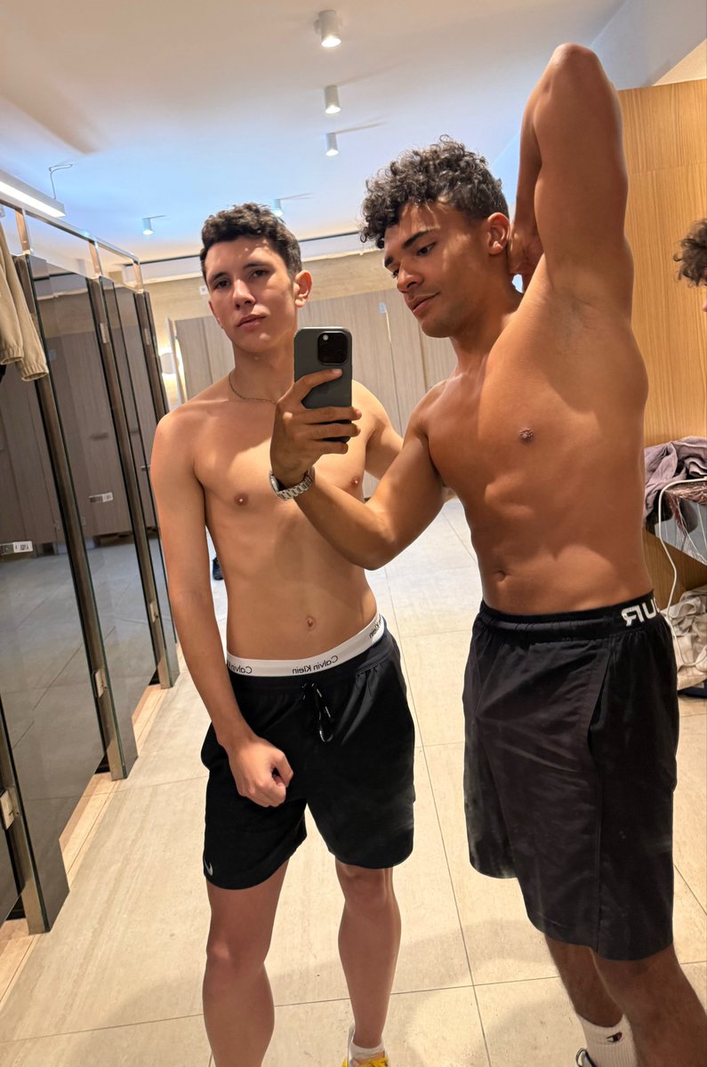 GymBoyMace's tweet photo. Gym shower https://t.co/YNydr9f1OM