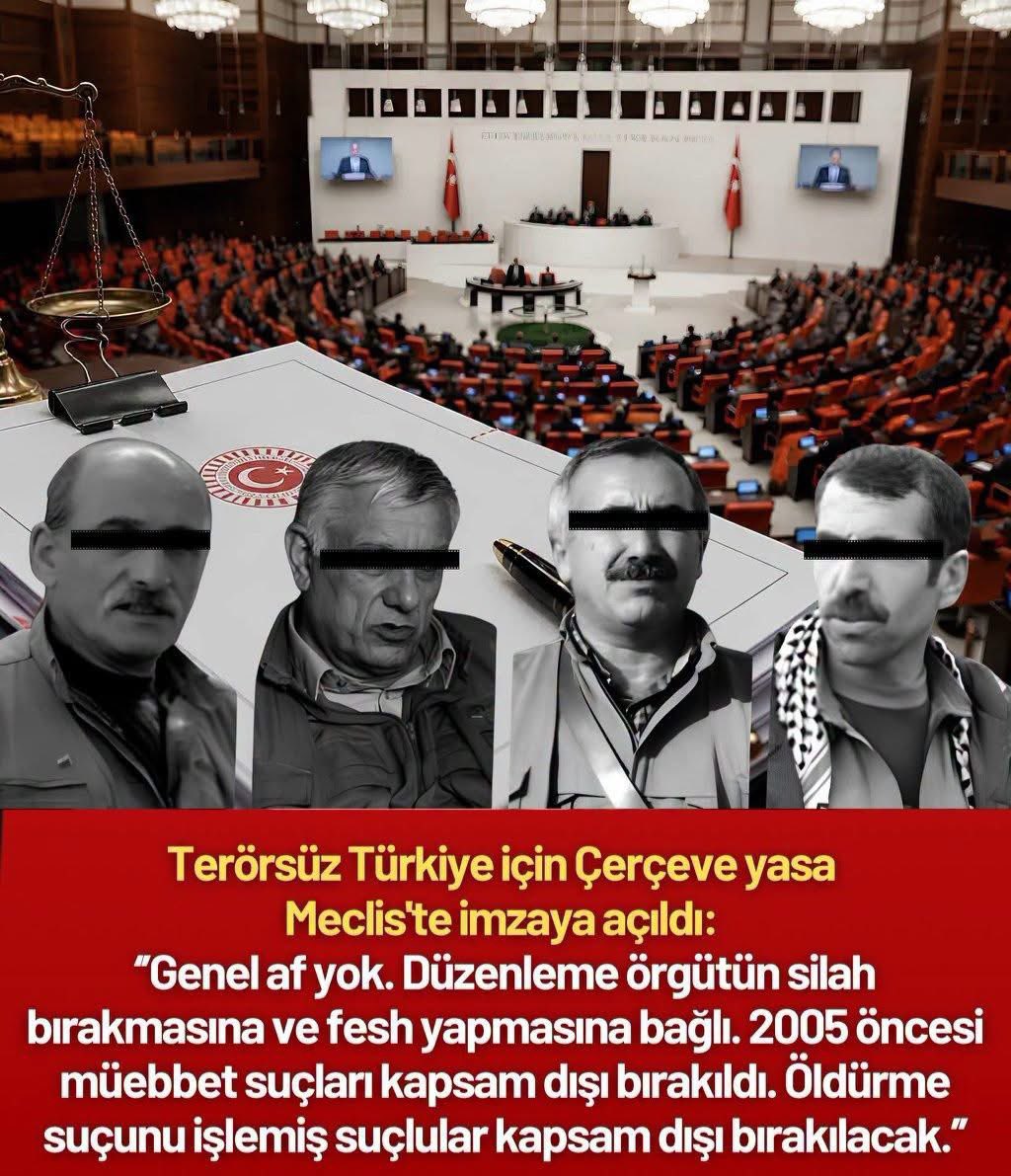 ebru_4834TC's tweet photo. Mezuniyet töreninde kılıç cektiler diye genç subayları ordudan at 
af etme ama orduya Türk askerine silah ceken şehit edene af var işte yeni Türkiye dedikleri bu… https://t.co/VvA1NUT6U1