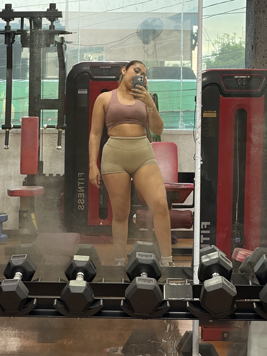BrendRD1's tweet photo. #gym #followme #onlyfans #girlsexy https://t.co/2UZKOwom4O