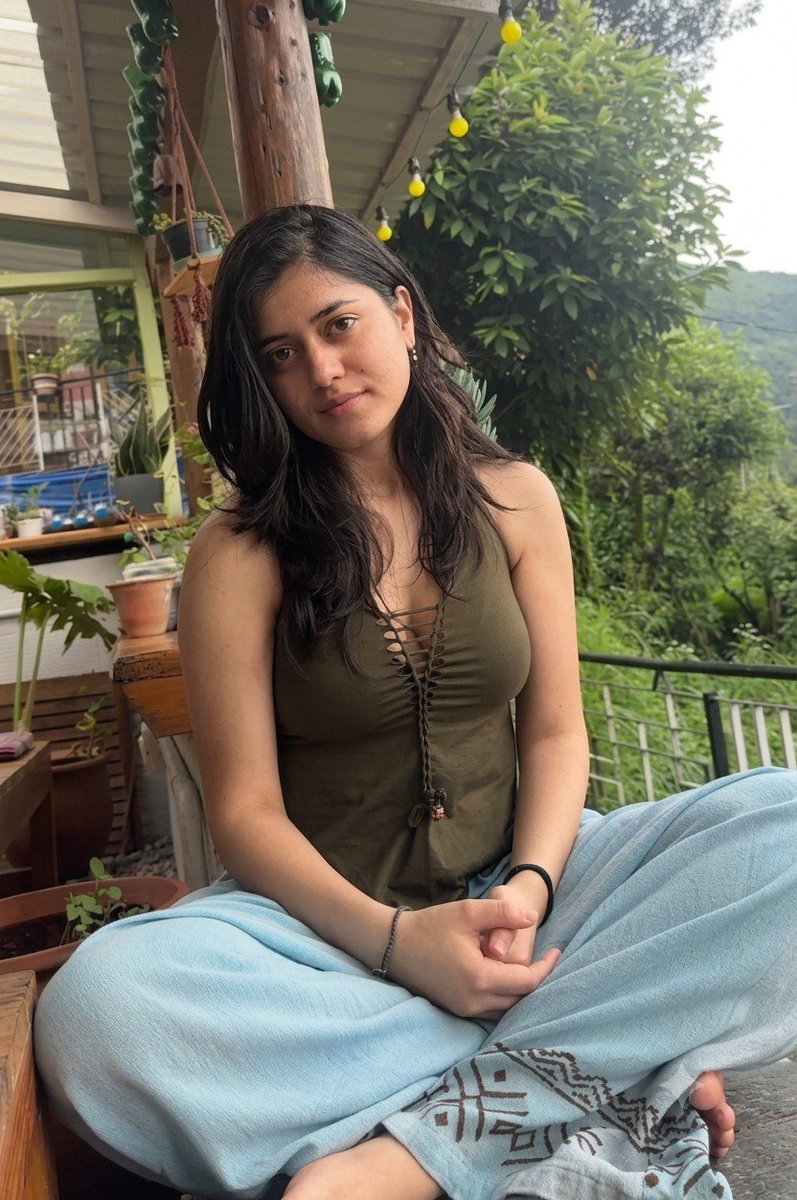 steve120404's tweet photo. Enna mola #aishwaryasharma 🤤🤤 semmaya irukale  🥵🥵

#actress #actresshot #aishwaryasharmahot #tamannah #rashmika #kajalagarwal https://t.co/XVA7emtFGg
