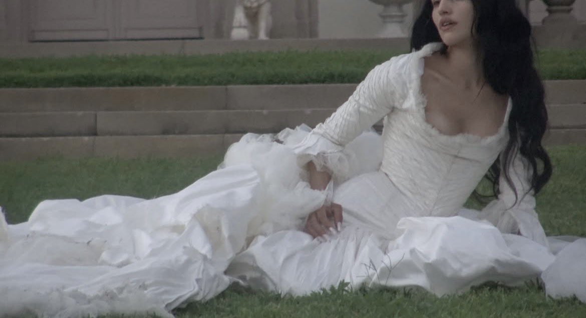 emmanoacf's tweet photo. this might be my fav wedding shoot i’ve ever seen in my life https://t.co/zC944ukk1z