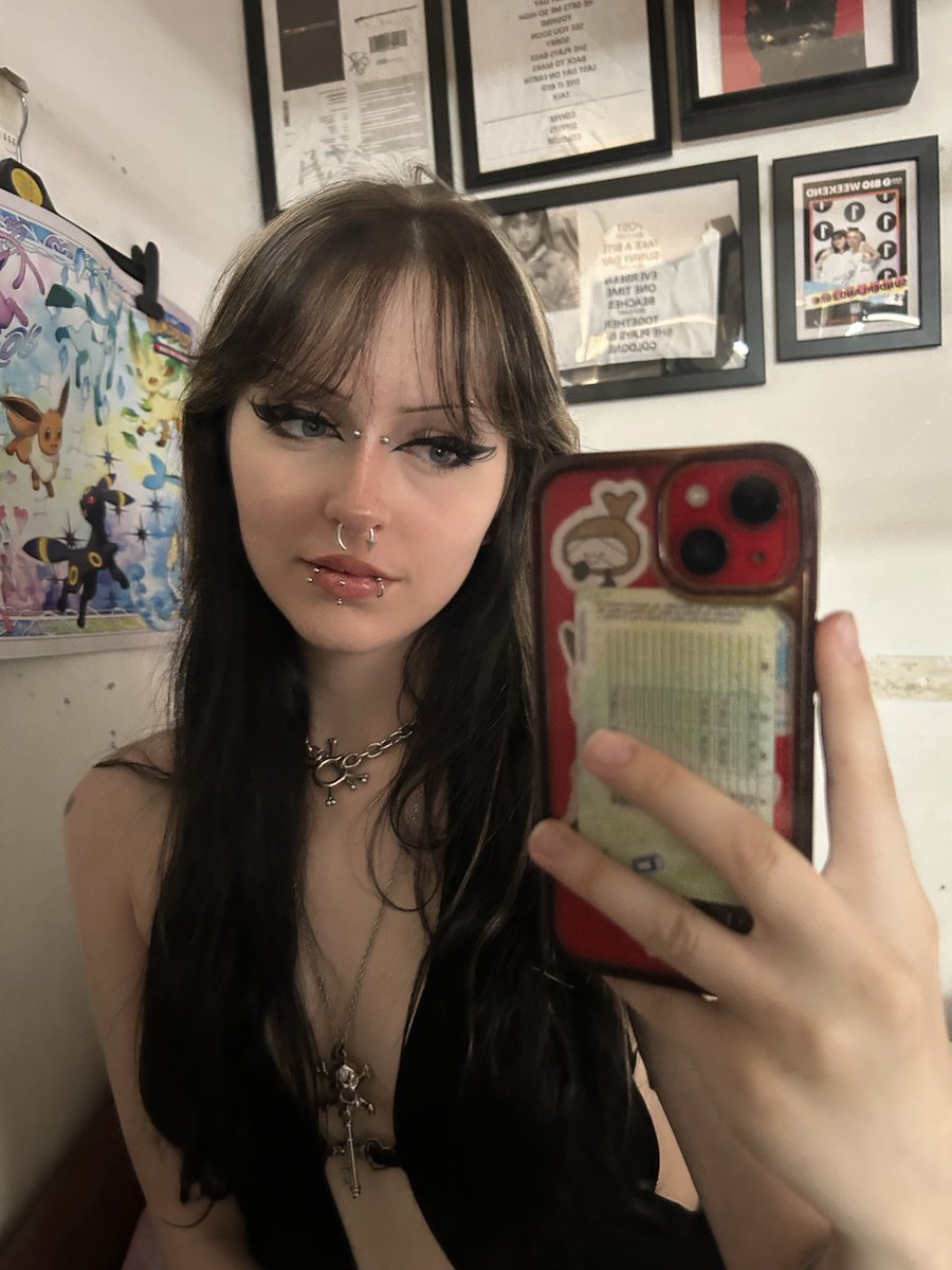 liasworldx's tweet photo. if i tell you to do something, you do it :3 https://t.co/RTCWqp3m9f