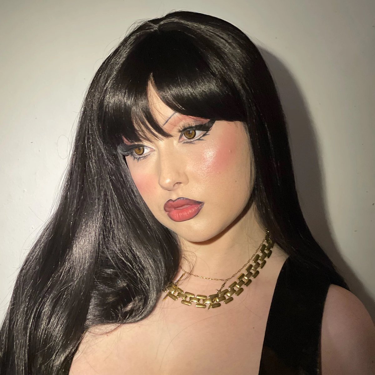 hadesfaerie's tweet photo. Educational thread debunking false gr**ming allegations involving Melanie Martinez and her friend Lucy Loone. 🧵 https://t.co/zzSNPNbzDi