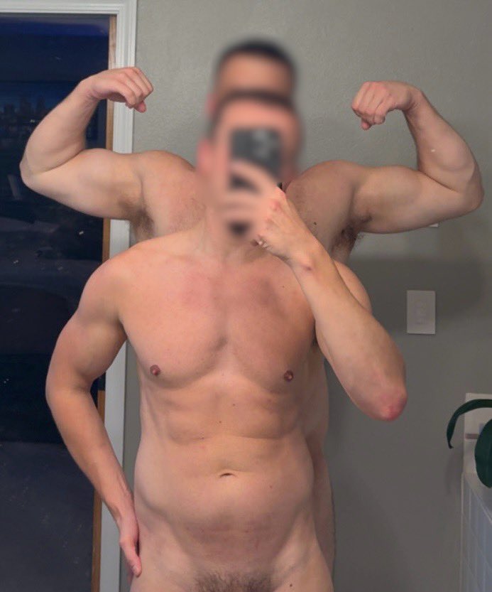 unworthyslutboy's tweet photo. My love, my boy @BateMatee , always there supporting me and so so so fucking sexy 😮💨😮💨😮💨😮💨 #musclecouple #flex https://t.co/EHa0pognb3