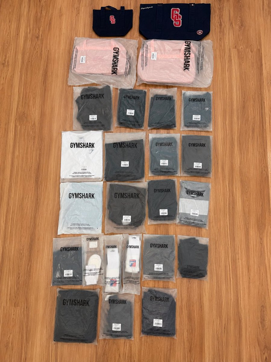 oze_shop's tweet photo. جیم شارک عجیب غریب خوبه دلم میخواست میتونستم بدم همه بپوشن تا باور کنن راحتیو جنس خوبشو🫩♥️و جز برندایی که تخفیفش مفتتت میشهه همهه چی😏 https://t.co/9n4wLIJOit