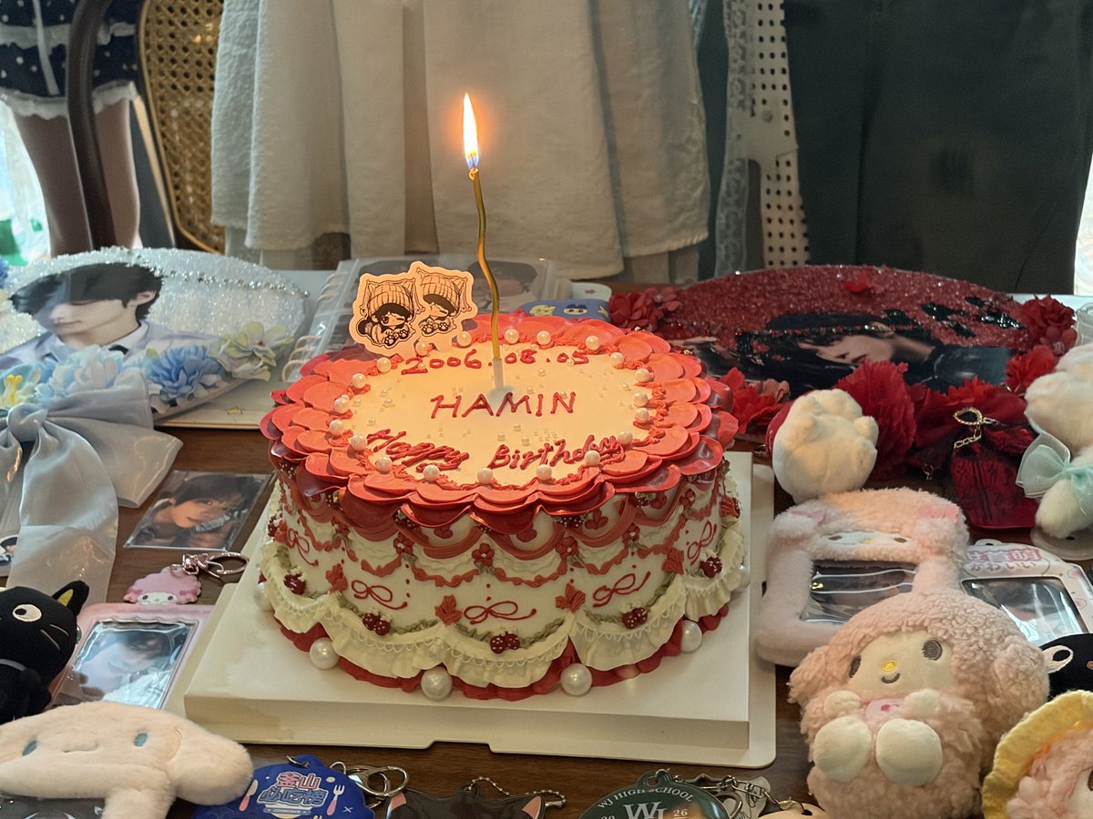 Marylynn4horses's tweet photo. 스무 살 생일 축하 하민 평소 자전거 타고 돌아다니는 자유로운 모습 너무 좋아. 오늘은 연습 잠시 내려놓고 좋아하는 음식들 마음껏 즐겨줘. 꿈을 향해 가는 너의 곁에 언제나 우리가 있을 거야 

HAPPY 20TH HAMIN DAY
#해피하민데이_나의자전거소년
#20DreamsWithHamin https://t.co/7lLbTq9tHf