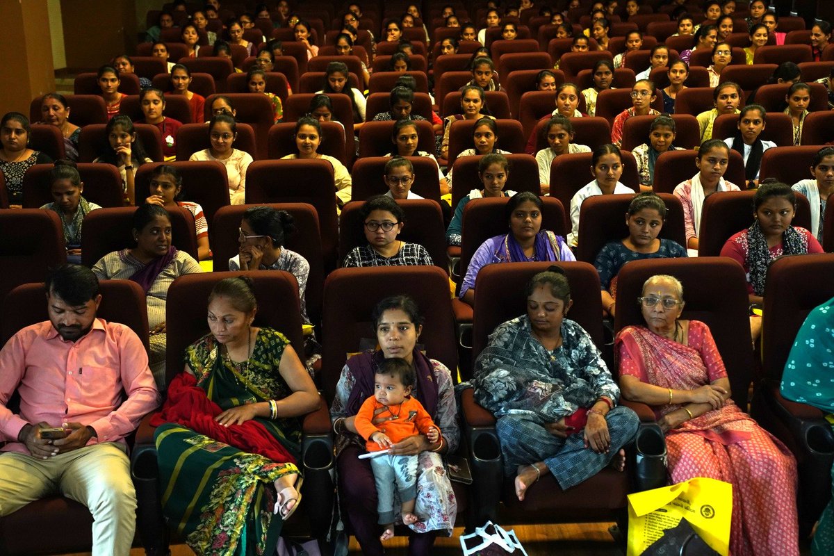 WCODevbDwarka's tweet photo. આજ રોજ તા. ૦૪/૦૮/૨૦૨૬ ના રોજ નારી વંદન ઉત્સવ–૨૦૨૬ અંતર્ગત "મહિલા સ્વાવલંબન દિન" અને વિશ્વ સ્તનપાન સપ્તાહની ઉજવણી અંતર્ગત જિલ્લા મહિલા અને બાળ અધિકારીની કચેરી અને જિલ્લા રોજગાર અધિકારીની કચેરી, દેવભૂમિ દ્વારકા નાં સંયુક્ત ઉપક્રમે ખાસ મહિલા રોજગાર મેળાનું આયોજન કરવામાં આવ્યું હતું. https://t.co/JSblWOD3di