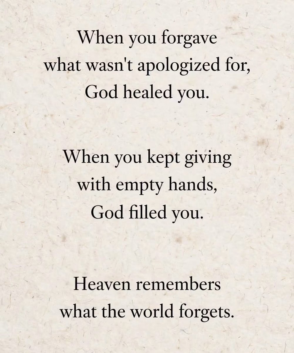 MichelleRooney7's tweet photo. What matters.👆🏻🙌🏻😌
#thecomebackcoach #heaven #Godknows #thankful #lifecoach #traumacoach #healthcoach https://t.co/U1Ssb4CUpM