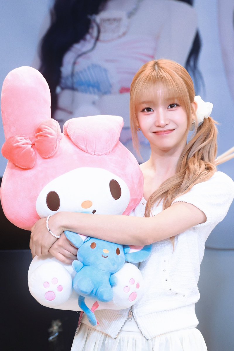 Sumingong's tweet photo. 260802 🐰

#스테이씨 #STAYC #수민 #SUMIN
#동글동글쑴 https://t.co/P7wQsiteWh