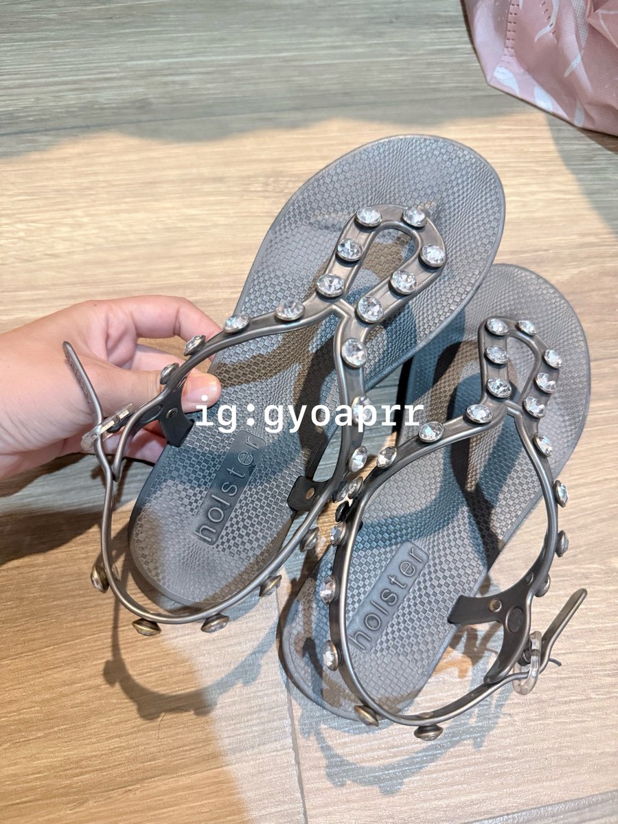 oyggyoo's tweet photo. ส่งต่อ holster Ka
Size: 38

🤍✨690฿ รส
Dm ดูพตได้ค่ะ
✅ ไม่ผ่านการซ่อม เพชรครบ ✅
#ส่งต่อรองเท้า #ส่งต่อรองเท้ามือ2  #ส่งต่อholster #Holster https://t.co/STkRIxC9pb
