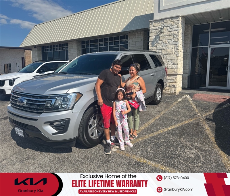 KiaGranbury's tweet photo. #HappyAnniversary to Mr. and Mrs. Corte and your new vehicle from Everyone at Granbury Kia! https://t.co/at5WFnIYuJ #VisitGranbury #CleburneTX #GlenRoseTX #StephenvilleTX #WeatherfordTX #BurlesonTX #BenbrookTX #FortWorthTX #DFWAuto https://t.co/31c8NKerSY