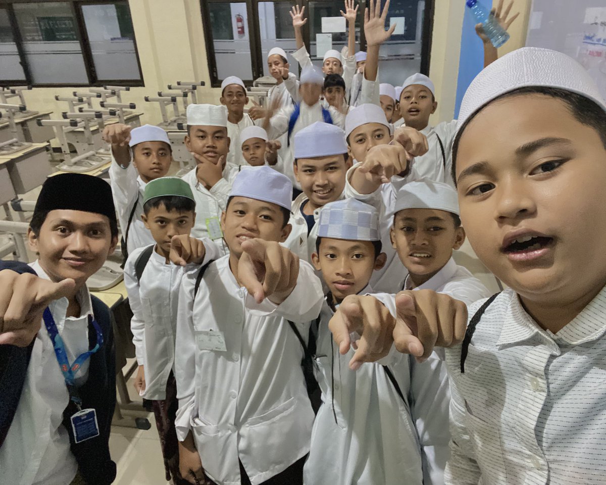 killedbyael's tweet photo. 3/8/26, point the camera, everyoneee! 🫵🏻😎 #MrBobSuperSeru https://t.co/QAQhvTqajE