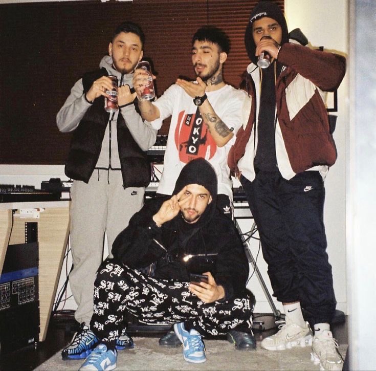 cchavo_'s tweet photo. @fexytheswxy @merkezihiphop https://t.co/TFCPWPYE6B