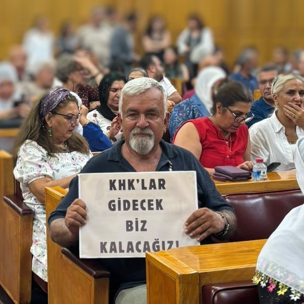 mkorkmaz62's tweet photo. Bugün Dem Partinin grup toplantısına katıldık.Sonra da @SezaiTemelli ,@ibrahimyesilsol ve @gergerliogluof vekillerimizle çok yararlı bir görüşme gerçekleştirdik.
#KHKZulmüneSon https://t.co/Hqma6l7plo
