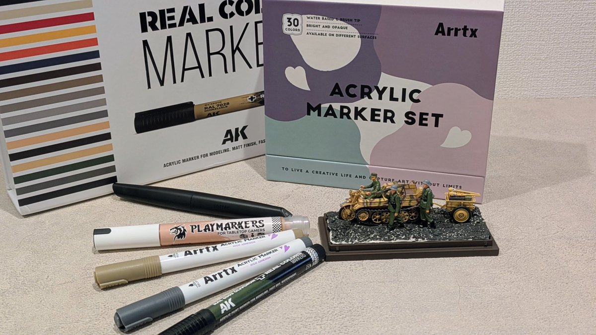 anton_wings's tweet photo. タミヤ1/48ケッテンクラート&ドイツ歩兵セット(���粋) 完成。
1/35ケッテンの構図再現のため2人ご同行願いました。
紙粘土でお手軽ヴィネット風に。雪解けの行軍という事で。
土も含め全マーカー塗りです。
#coloryourbuild
#プラモデル
#タミヤ
#ケッテンクラート
#Arrtx
#AKインタラクティブ
#DSPIAE https://t.co/KB0VSRA7GG