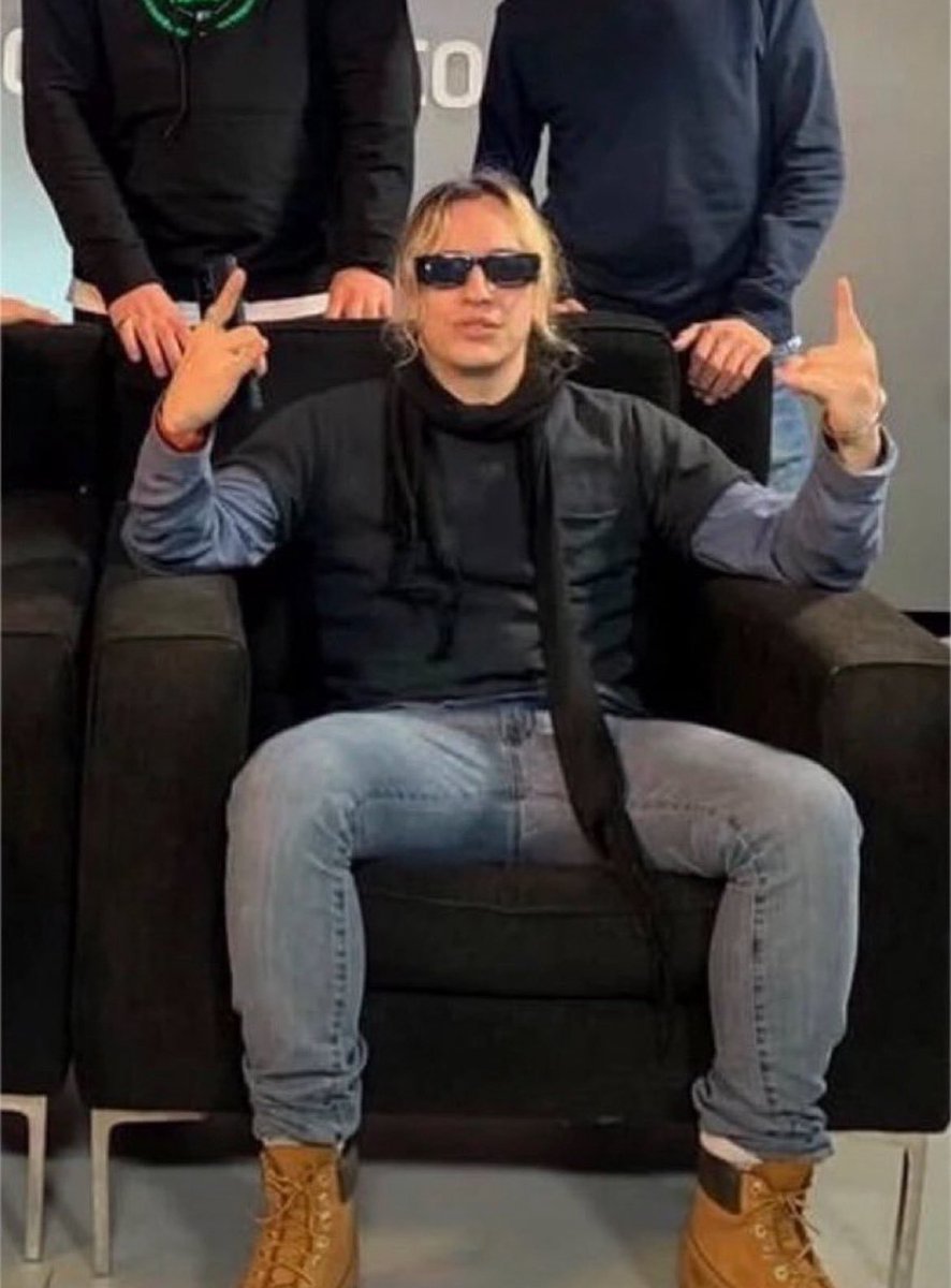 v9raginera's tweet photo. lo q daría por sentarme en esas gambas, buenas tardes https://t.co/P4eODB0fBH