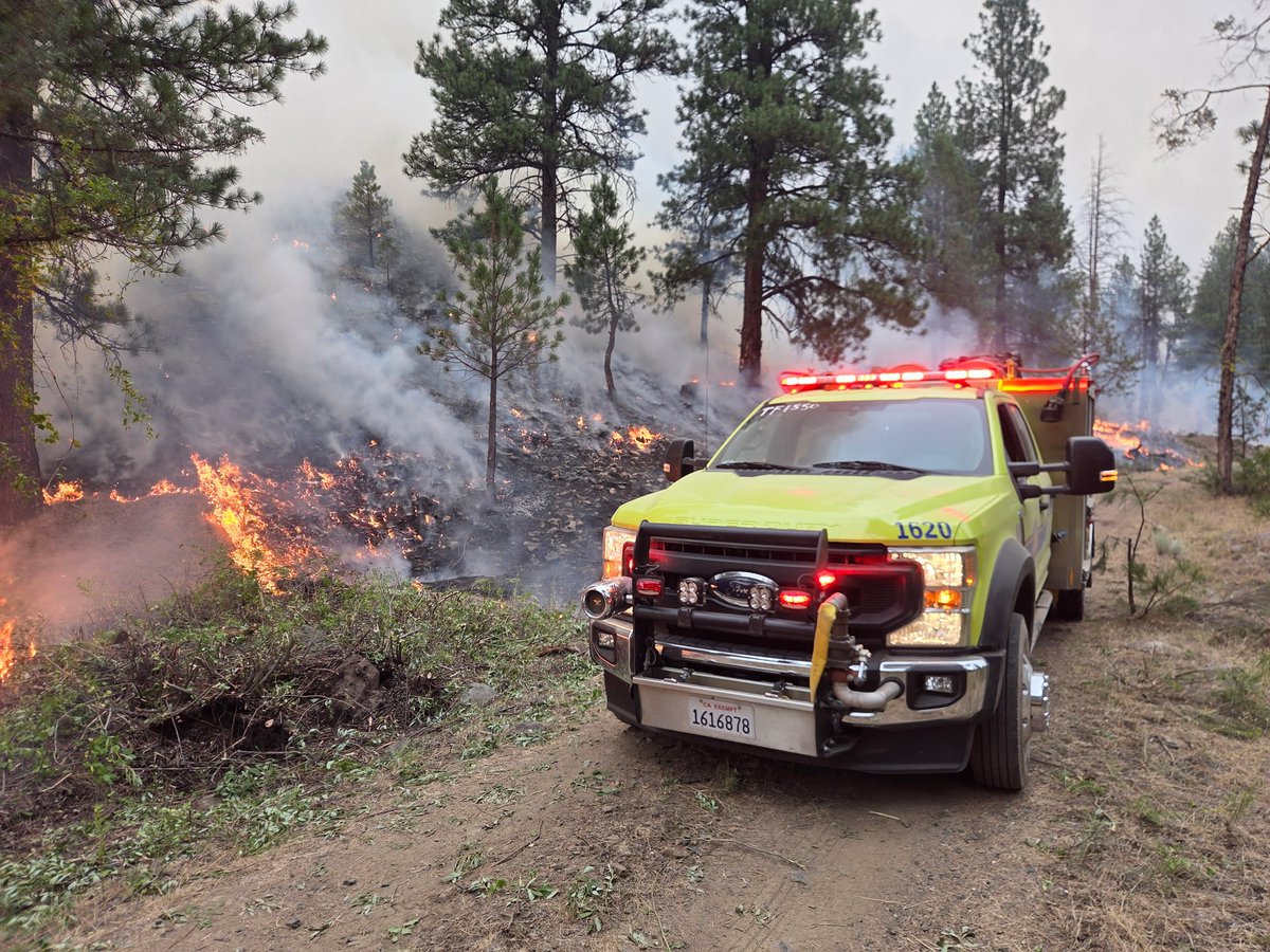 HBFD_PIO's tweet photo. Engine 1620 has safely returned home after supporting wildfire operations in Oregon as part of a Cal OES strike team. While the engine is back, HBFD continues to support the mission with three members assigned as a SITL, FOBS, and RADO. Welcome home, 1620! #HBFD https://t.co/lKMoxAx4Nq