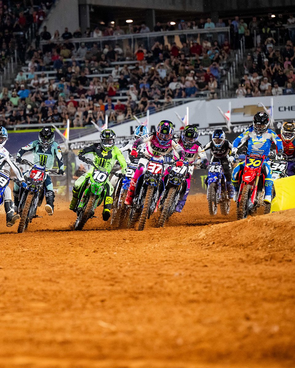 SupercrossLIVE's tweet photo. Test your knowledge: Can you guess which round this holeshot is from?

#SupercrossLIVE #SMX #Level1 https://t.co/UQOFMZ3Sf0