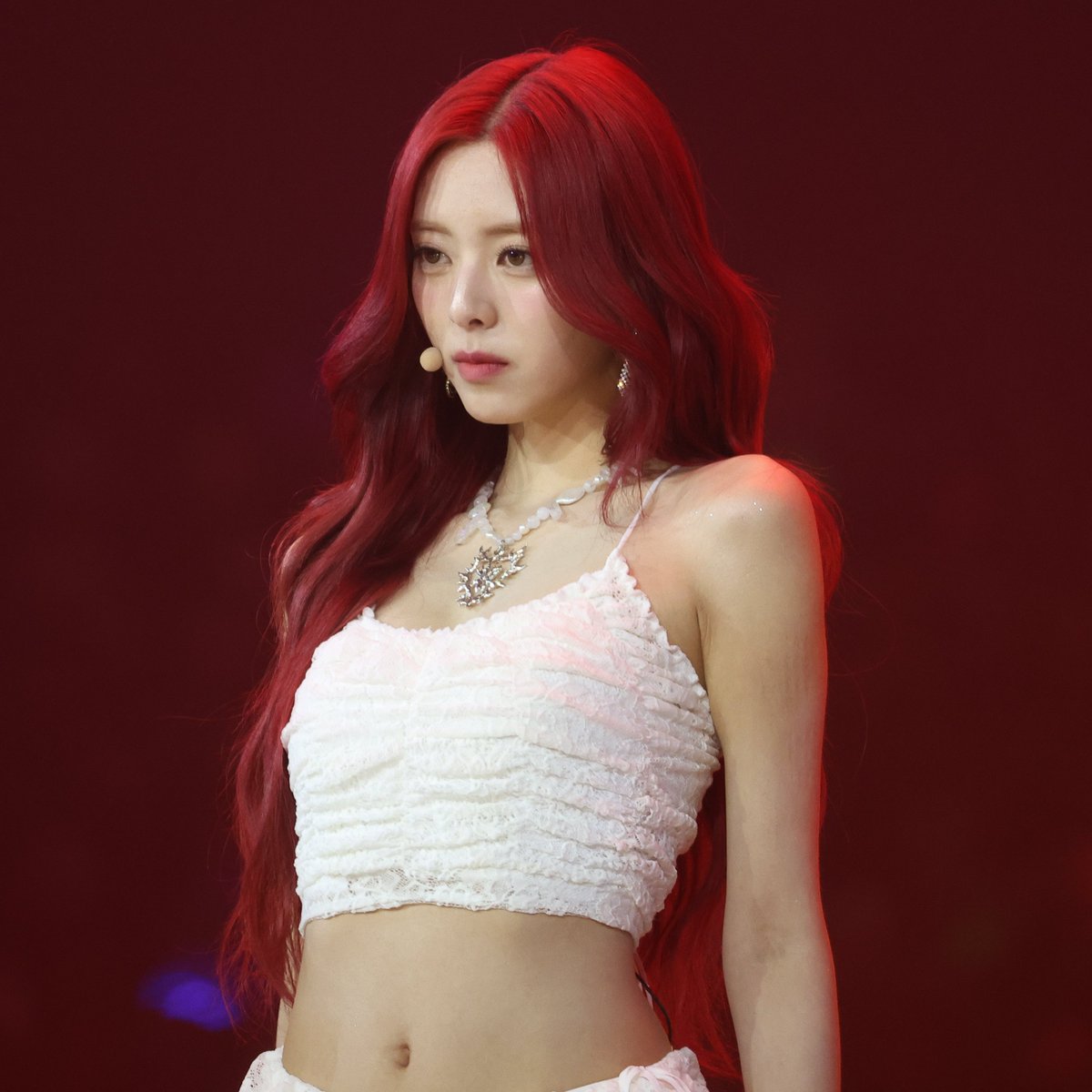 KpopData4_U's tweet photo. 231225 Yuna | 2023 SBS Gayo Daejeon

#Yuna #유나 #ITZY #있지 #Kpop https://t.co/OX3xpWWZZI